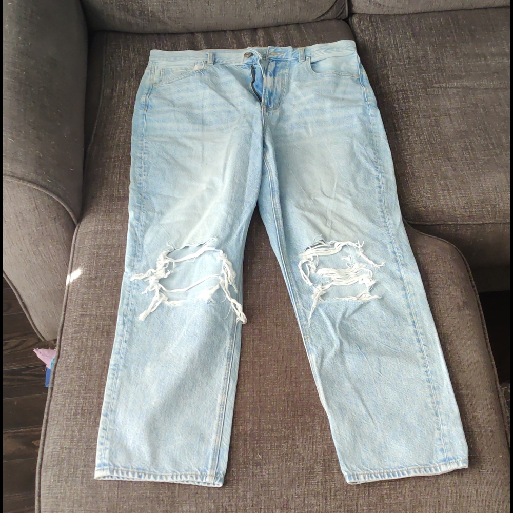 American eagle mom jeans